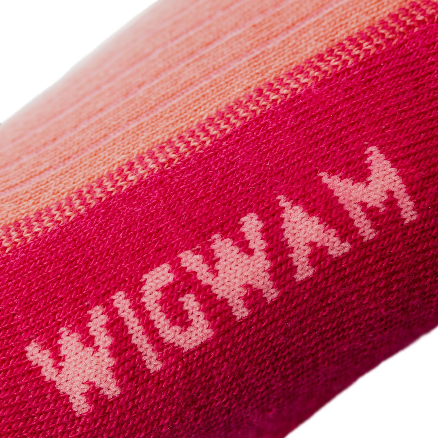 Sugar Coral knit in logo